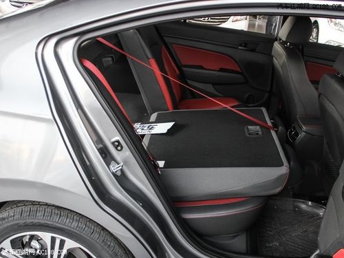 1.4t 双离合 炫动·旗舰型配备有后排座椅6:4比例放倒.