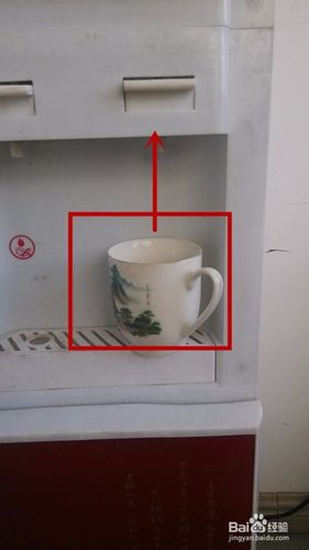 怎么使用饮水机接水喝