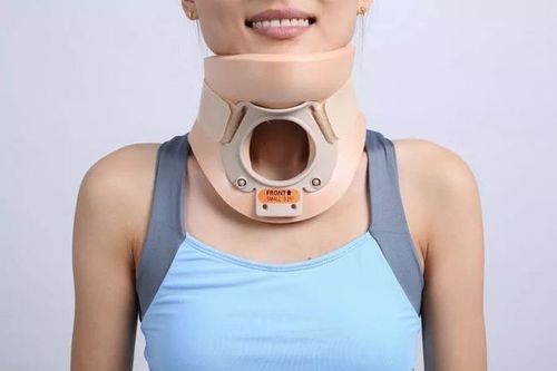 如何正确使用颈托?
