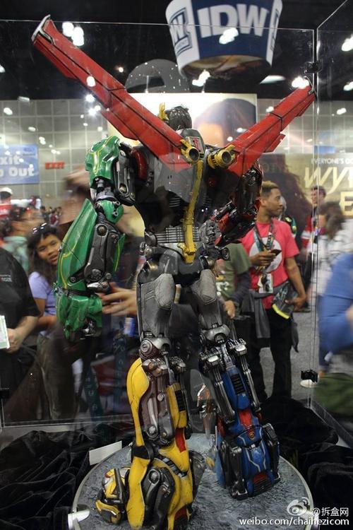 sideshow 百兽王voltron 全身像 在wondercon展出