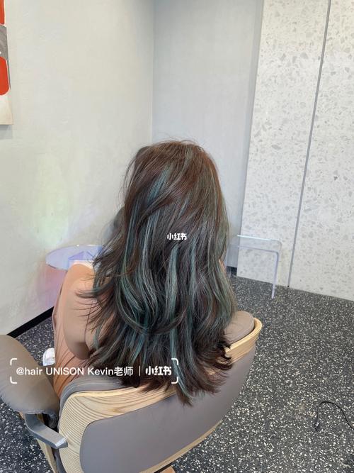 时尚个性的双色染挑染也太好看了吧 绝了 赞_发色_发型_烫发_染发