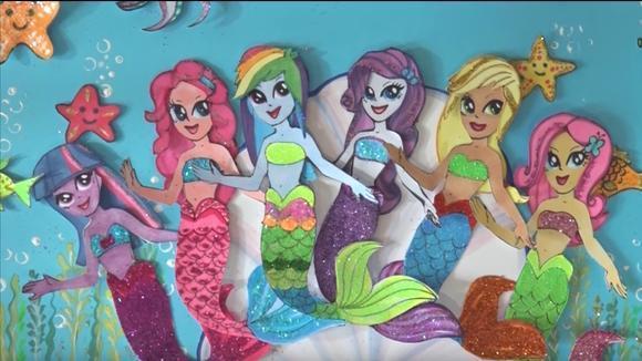 创意剪纸画,纸娃娃小马宝莉的美人鱼装扮,你们最喜欢谁的?