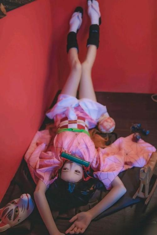 鬼灭之刃祢豆子cos这个祢豆子一点都不可爱但是却很性感