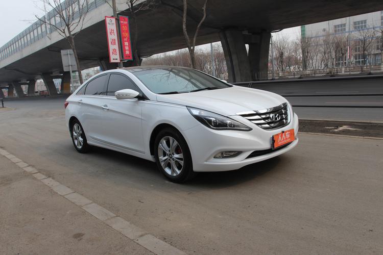 现代-索纳塔八 2013款 2.0l 自动豪华版