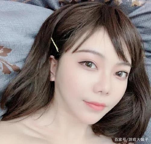 斗鱼女主播身为公众人物,不但转发谣言,被批评后还强词夺理