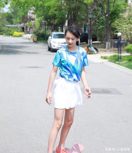 按照森碟现在的个头来说,在同龄的小朋友里属于高人一等的存在.