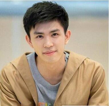 2019年圆脸男生发型推荐 做个阳光型男