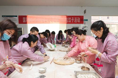 国网鲁山县供电公司举办"冬至暖人心"包饺子活动