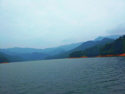 秋天的浏阳株树桥水库