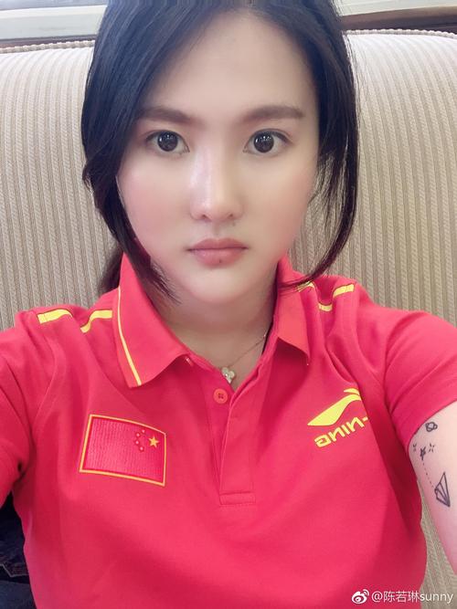 陈若琳:喜欢第5张穿上正装的甜美微笑