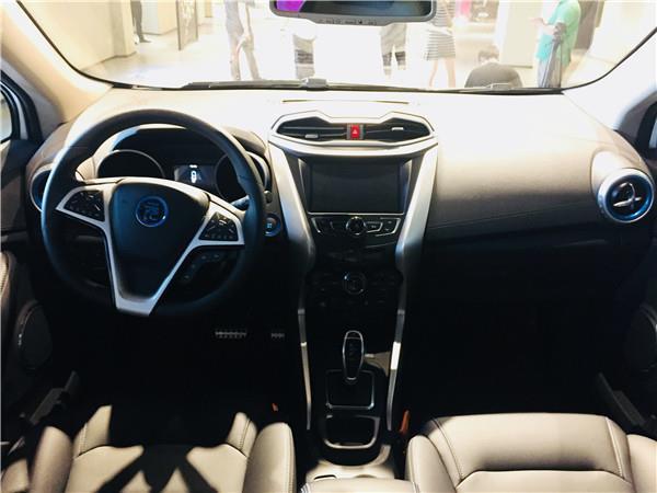 比亚迪元ev360:内饰