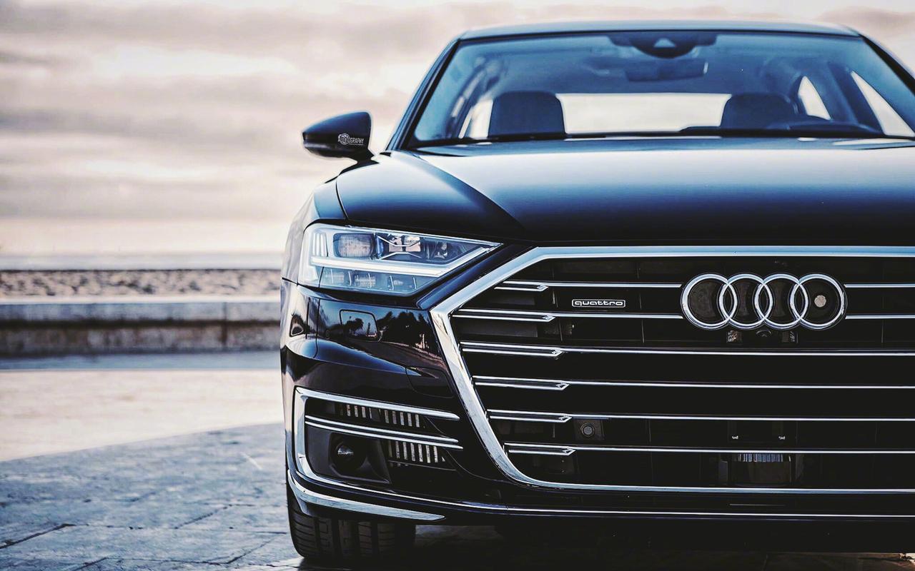 桌面壁纸 汽车壁纸 > 正文   本文 豪华座驾奥迪大气壁纸_简洁魅力的