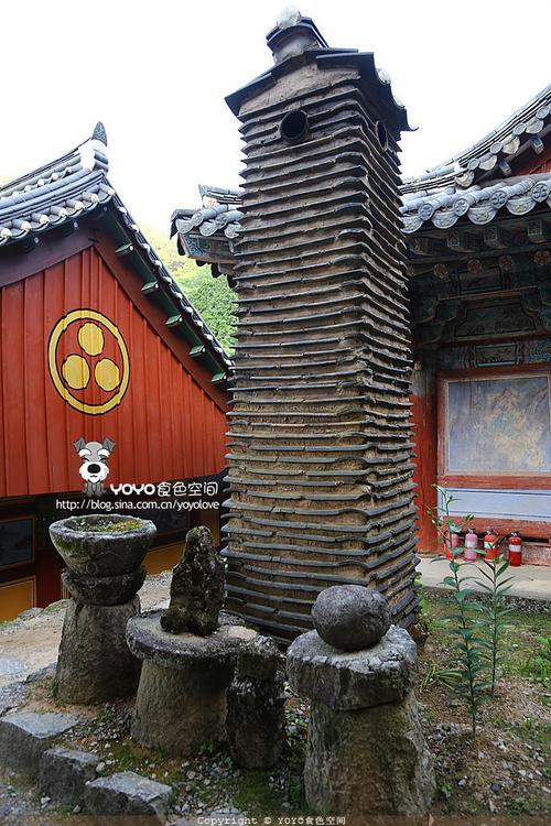 身在山中古寺,伴随着钟声,木鱼石,风声,水声,感受自然魅力.