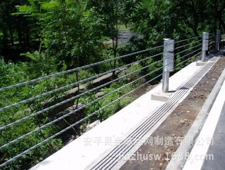 四川成都公路钢索护栏弯路缆索护栏金蛛供应
