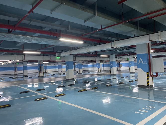 北辰·南湖香麓地下车库(笔者实拍图)