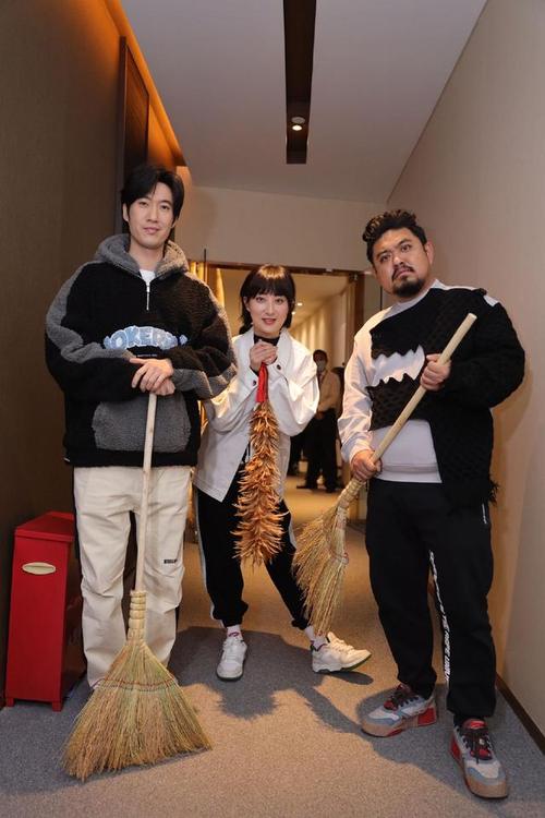 从左至右依次为常远,李海银,王成思从左至右依次为王成思,常远,李海银