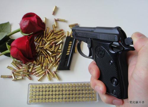 金属枪弹的浪漫情怀-掌心雷(伯莱塔山猫小手枪)