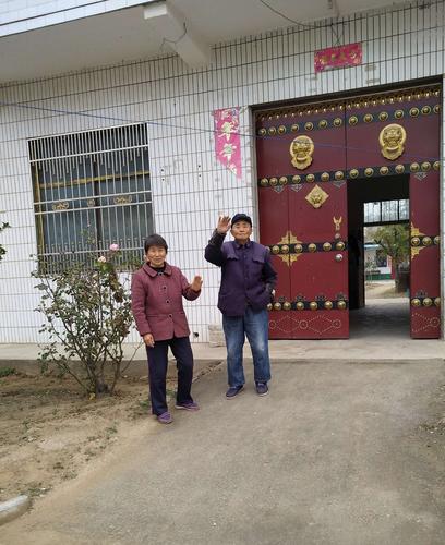 写美篇    2018年11月20日,我们九位战友一同前往大荔沙苑农场看望赖