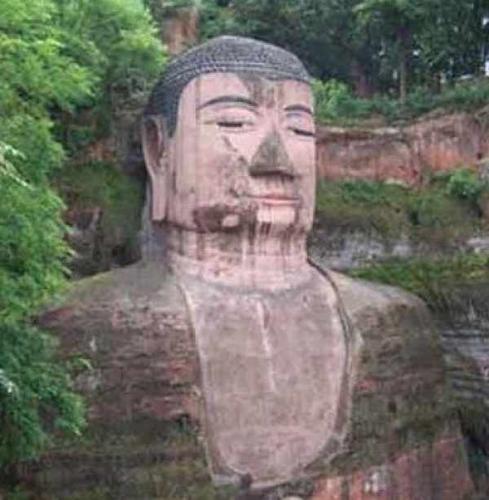 乐山大佛显灵闭眼流泪:中国有大事件发生