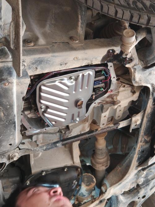 丰田卡罗拉波箱油加油口怎么拆丰田卡罗拉波箱油加油