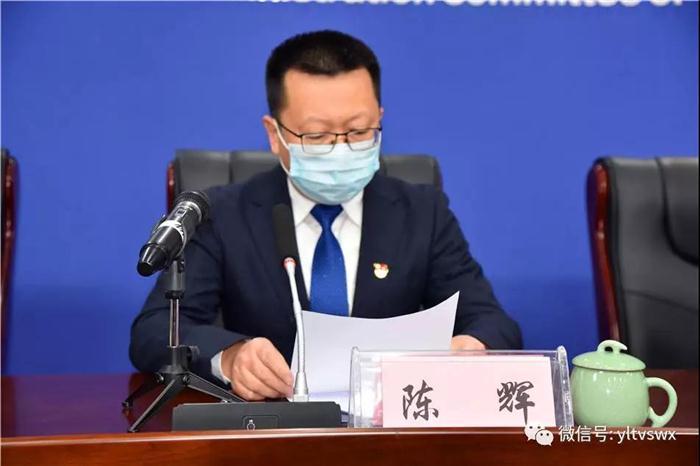 陈辉:连日来,杨陵区始终坚持一手抓疫情防控,一手抓春耕生产,成立专项