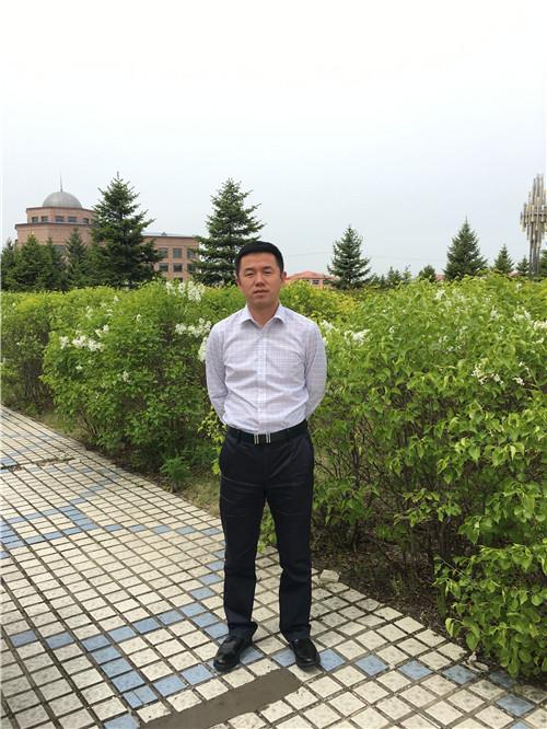 张昶同志先进事迹
