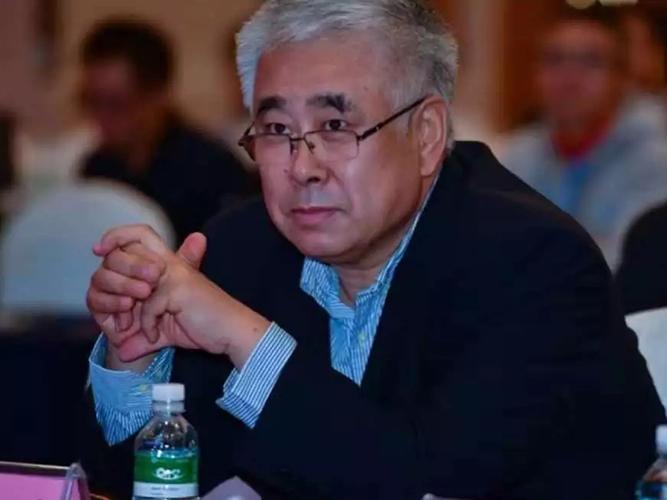 法律人专业修炼之"紧跟时代脚步,争做产业律师"_李淳律
