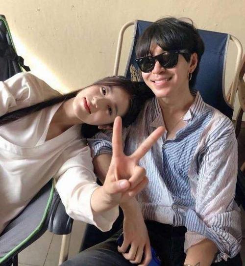 和肖战同甘共苦北漂三年,说实话我有点嫉妒周雨彤_韩火火