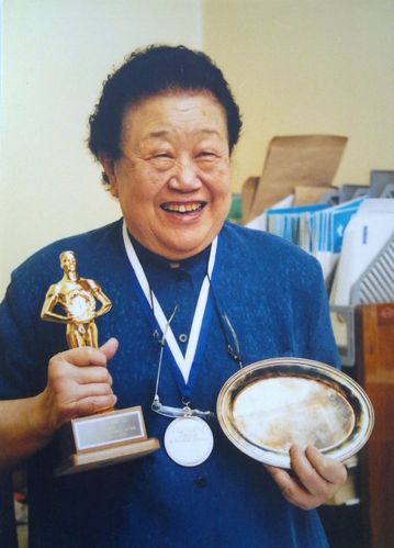 葛秦生104岁的医生松开了手