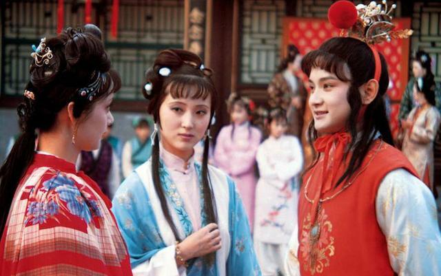 红楼梦:宝黛之间的爱情,一个字讲不清楚!