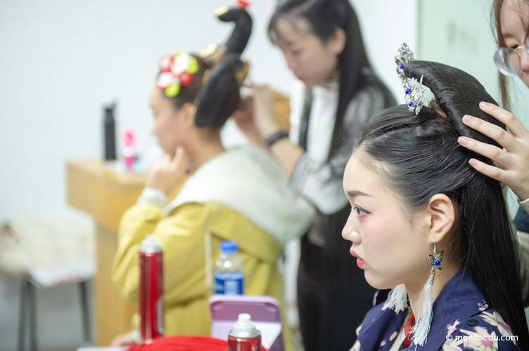 为什么说古装化妆师,连明星都不敢得罪