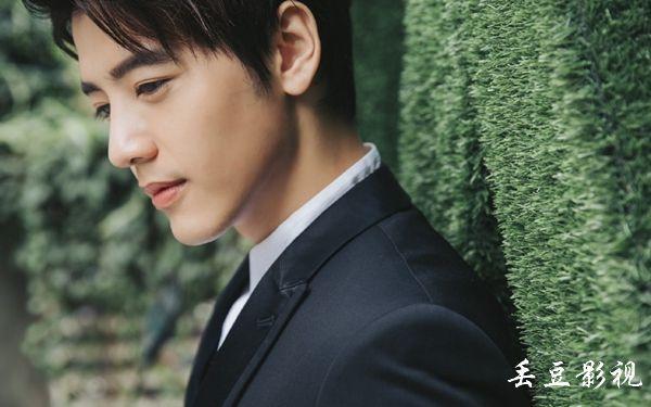 《凤囚凰》花错是谁演的?扮演者李宗霖个人资料微博
