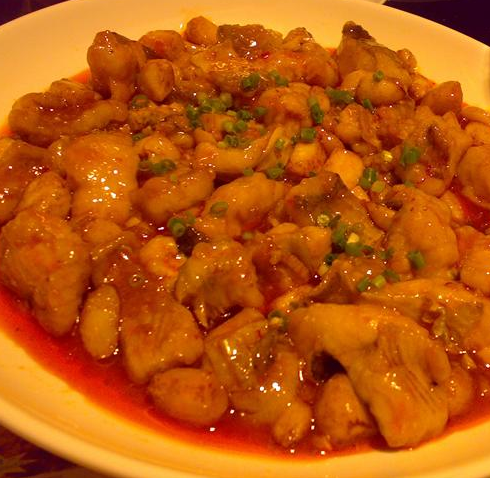 阿兴记大饭店大蒜烧鲶鱼