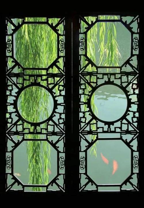 有礼有节丨在 中国的窗棂上