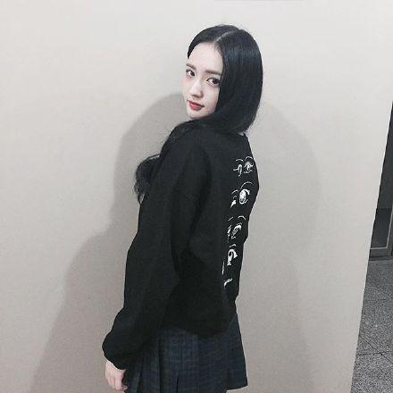 自拍 狗狗 猫猫 森系 背影杀手 侧面 黑白 情头 女生头像 小清新 闺