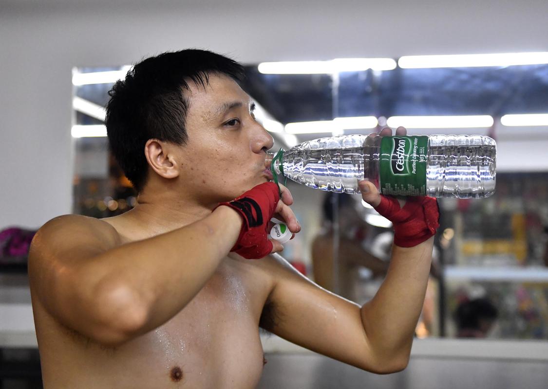 与命运搏击_汪强