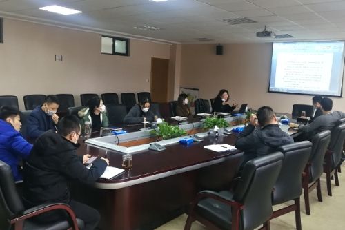 图为区(镇)招商招才部门开会讨论廉政风险防控