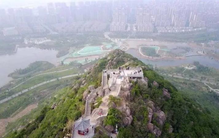 济南华山新发展,尊重民意将观景平台拆除,网友说不如建个凉亭?