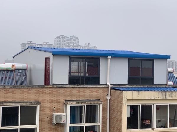 "丨 漏雨咋办?顶层能搭建彩钢棚吗?