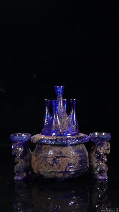 首页 店铺交易 收藏杂项  【战*时期老琉璃『兽耳』烛盏香薰炉】