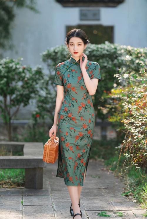 身着旗袍拍照,如何拍出优雅,知性的美?6个姿势技巧可以参考