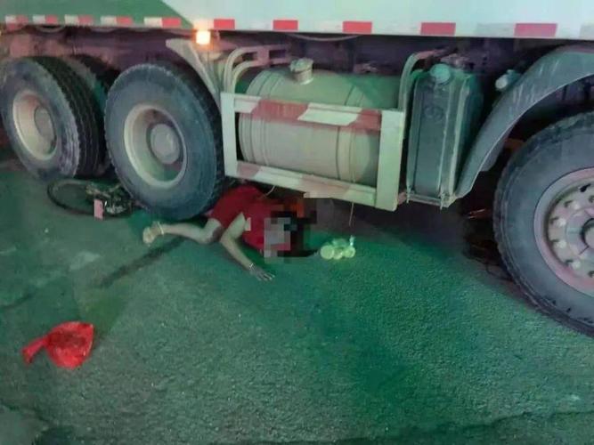 可怕!东莞一女子被卷入泥头车底 ~这几个"死亡盲区"一定要认准!