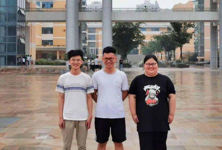 昨天上午 高考分数查询公布以后 来自  临泉一中的任志龙同学和