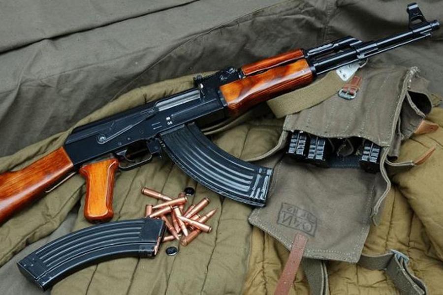 带一把ak47步枪穿越回三国,就能打赢曹操?一起来看看现实不现实