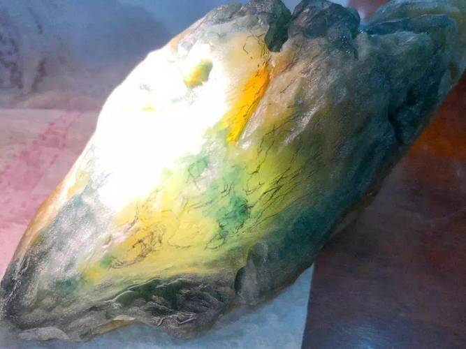 大马坎赌石剥出极品三彩翡翠定制佛系步步生莲完美