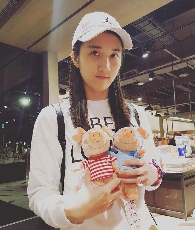陈盈骏晒与女友合照透露求婚成功yes
