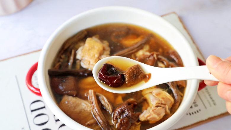 茶树菇炖鸡汤