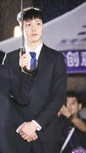 又帅又能打——胡明轩 高清壁纸