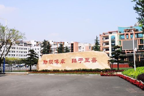 喜迎学子归,助力开学季——重庆市暨华中学校园电视台