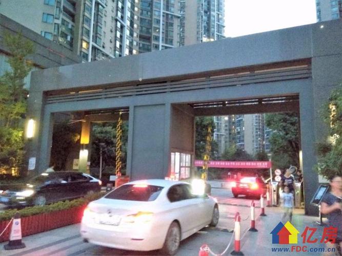 急急光谷关山大道k11 新世界满二年对口光谷一 小随时看房